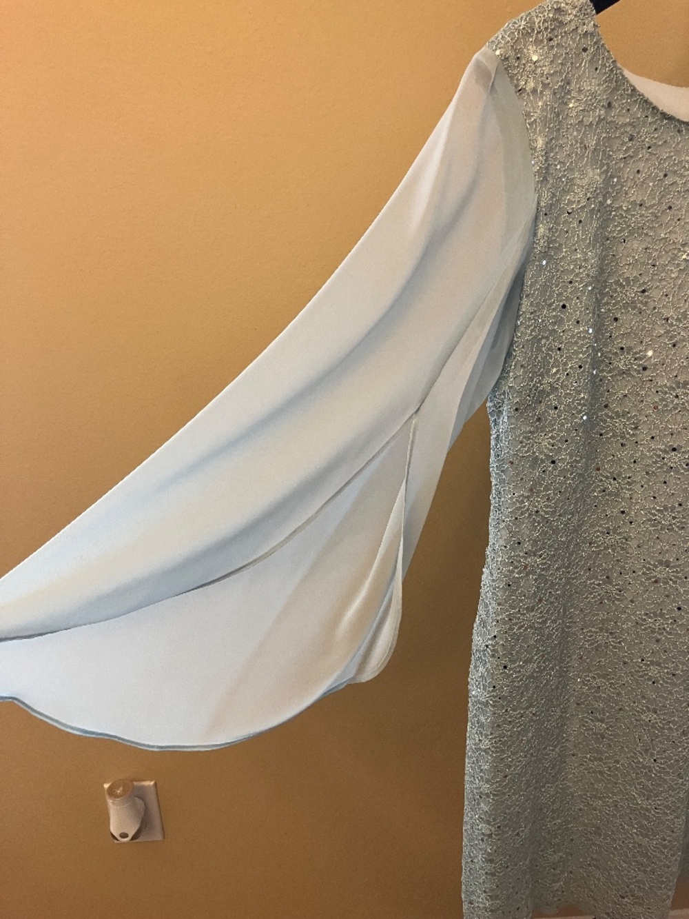 Dress - Picture 3 of 5
